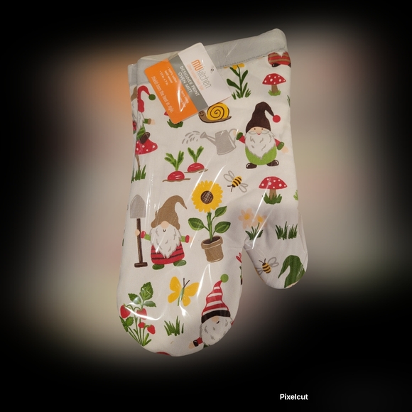 Other - Gnome Print Oven Mitts, set of 2 gloves